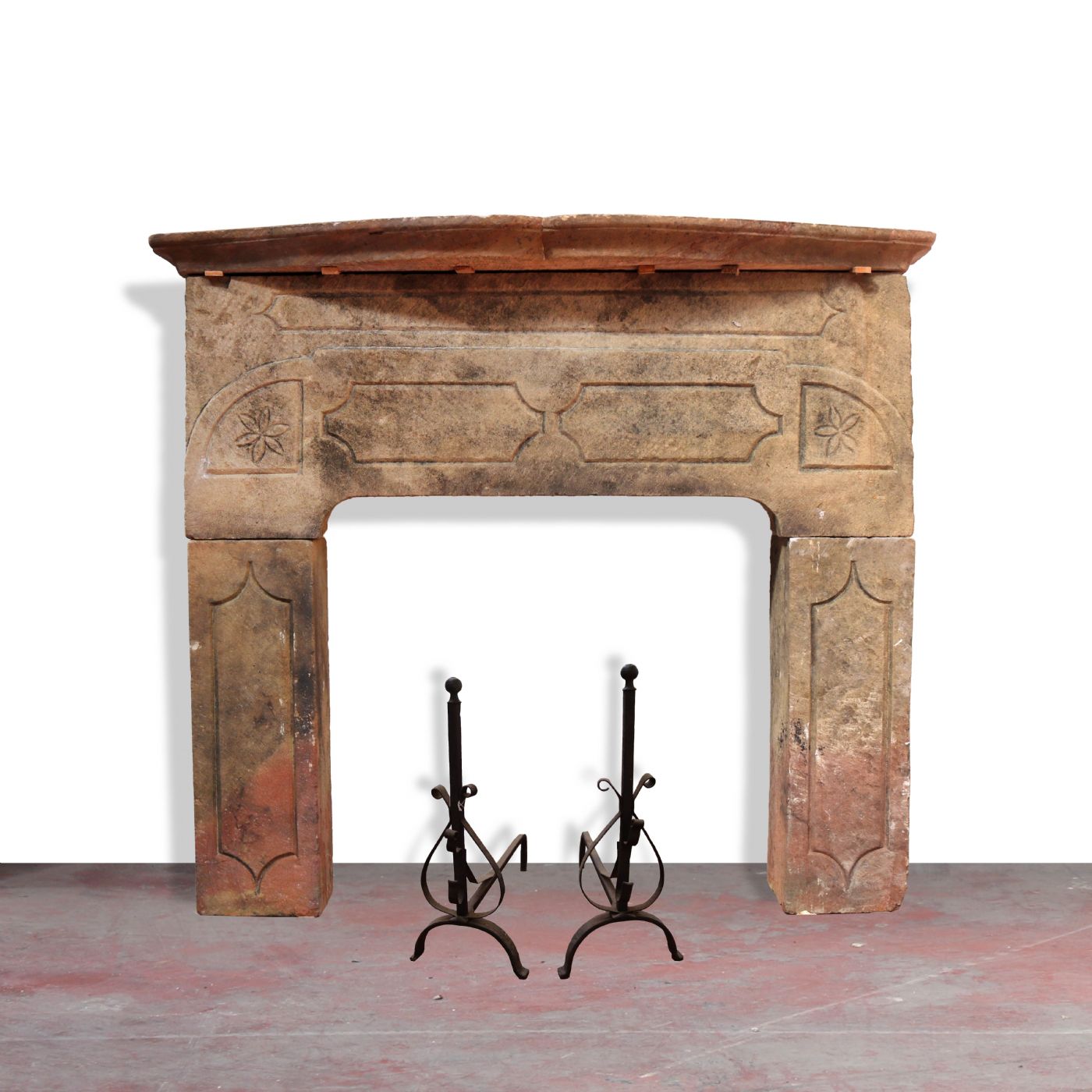Chimenea antigua de piedra, cm 112x98 h. Época principios del siglo XX.
